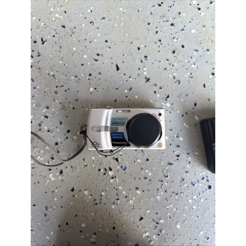 Panasonic Lumix DMC-TZ1 5MP Gray Digital Camera Works W Rechargeable Battery